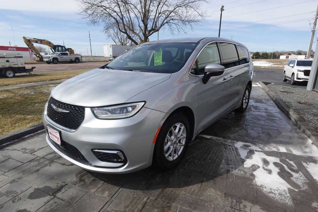 2023 Chrysler Pacifica Image 7