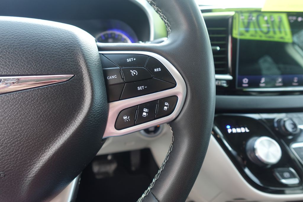 2023 Chrysler Pacifica Image 12