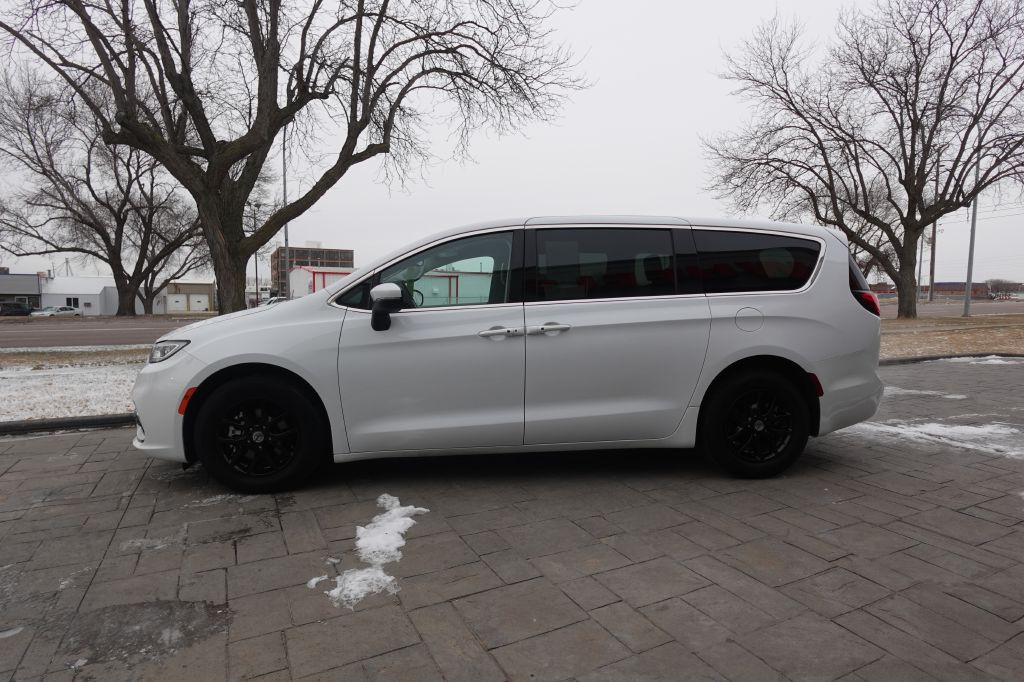 2023 Chrysler Pacifica Image 6