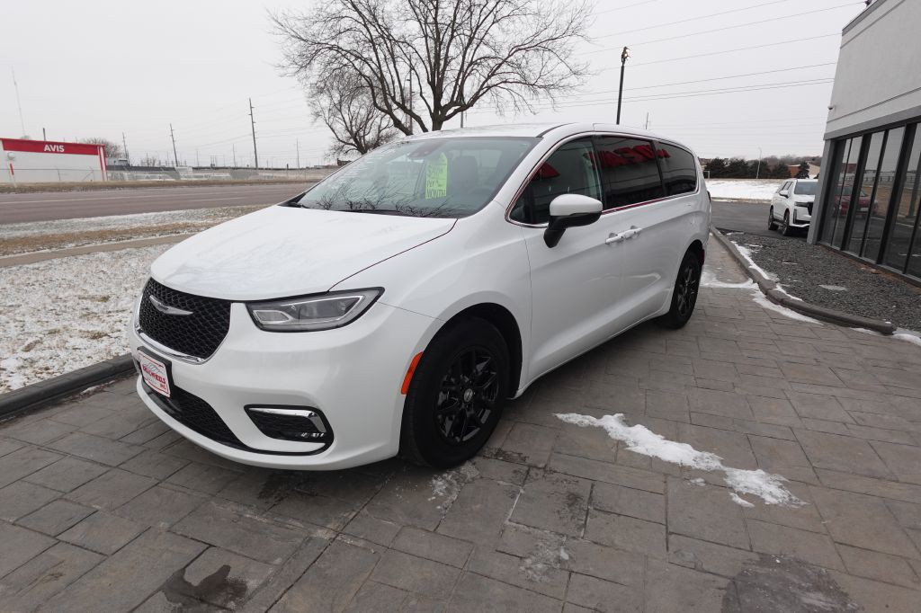 2023 Chrysler Pacifica Image 7