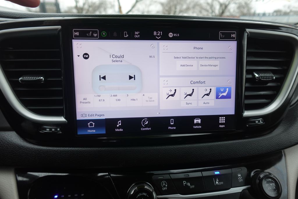 2023 Chrysler Pacifica Image 10