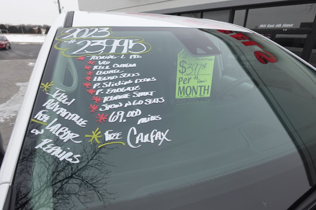 2023 Chrysler Pacifica Image 24