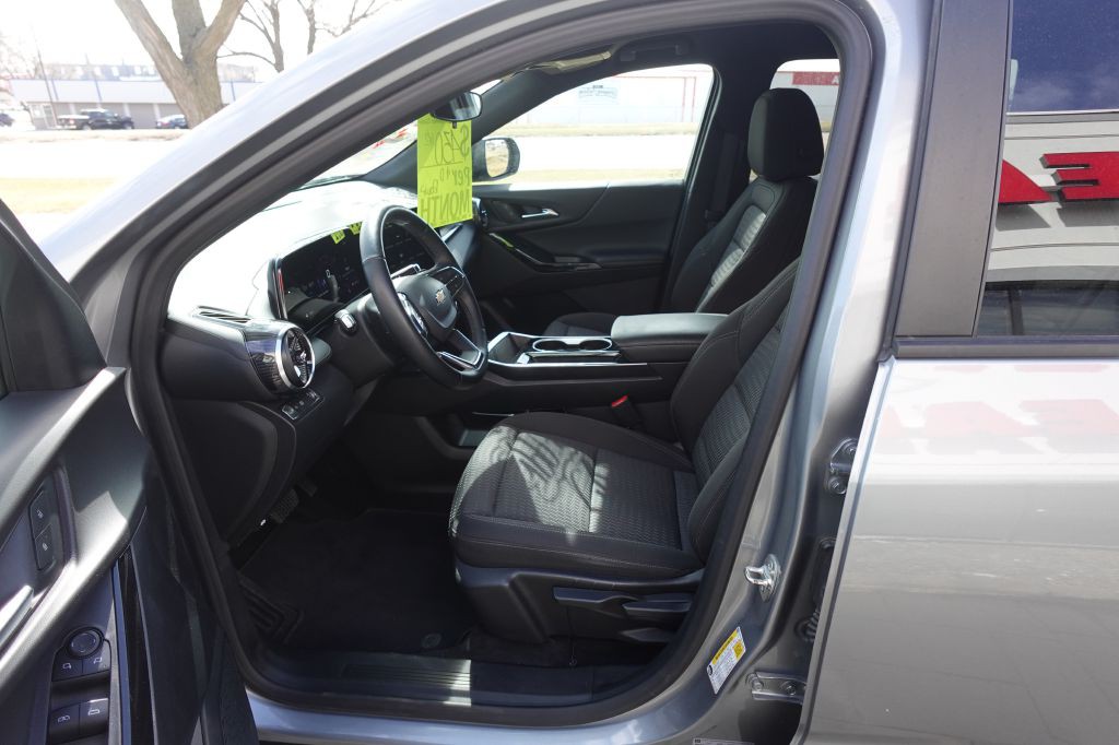 2025 Chevrolet Equinox Image 9