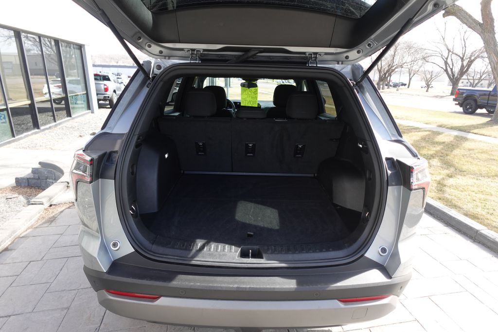 2025 Chevrolet Equinox Image 11