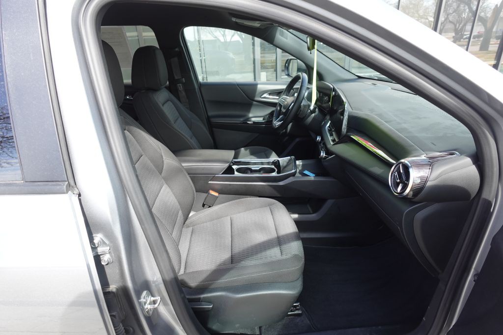 2025 Chevrolet Equinox Image 13