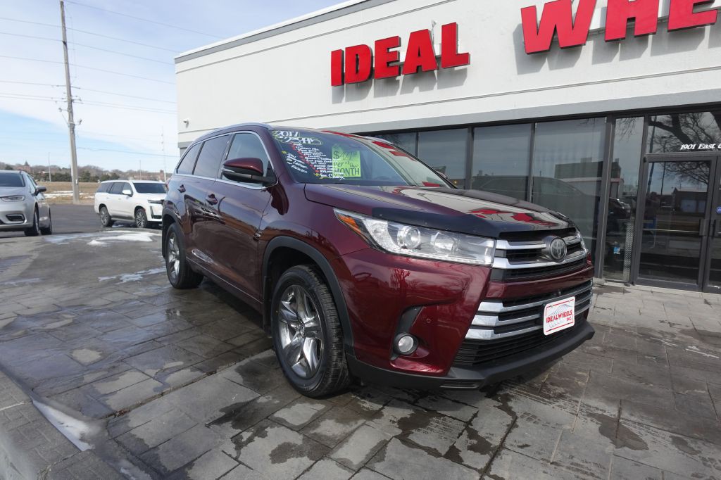 2017 Toyota Highlander Image 2