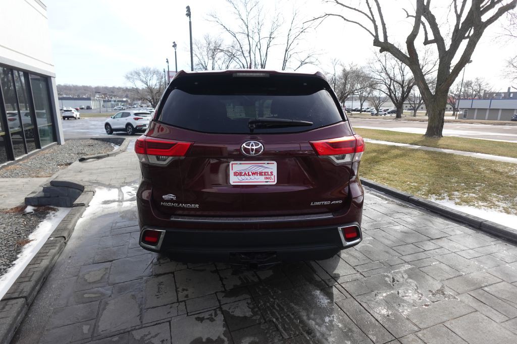 2017 Toyota Highlander Image 4