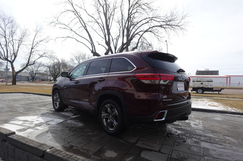 2017 Toyota Highlander Image 5
