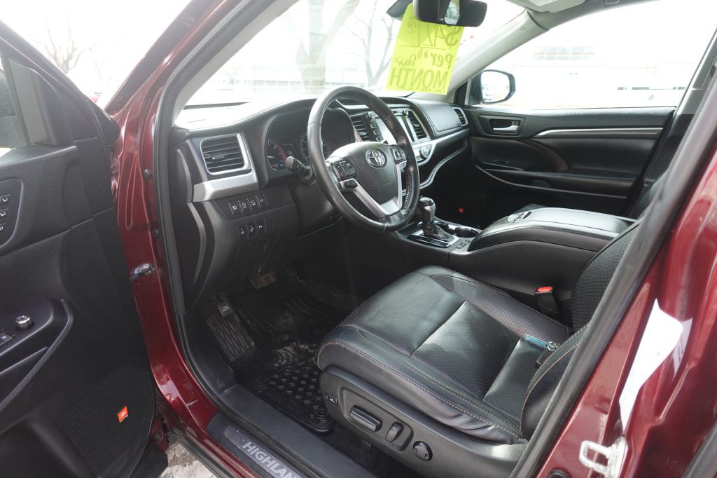 2017 Toyota Highlander Image 10