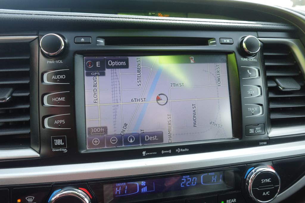 2017 Toyota Highlander Image 11