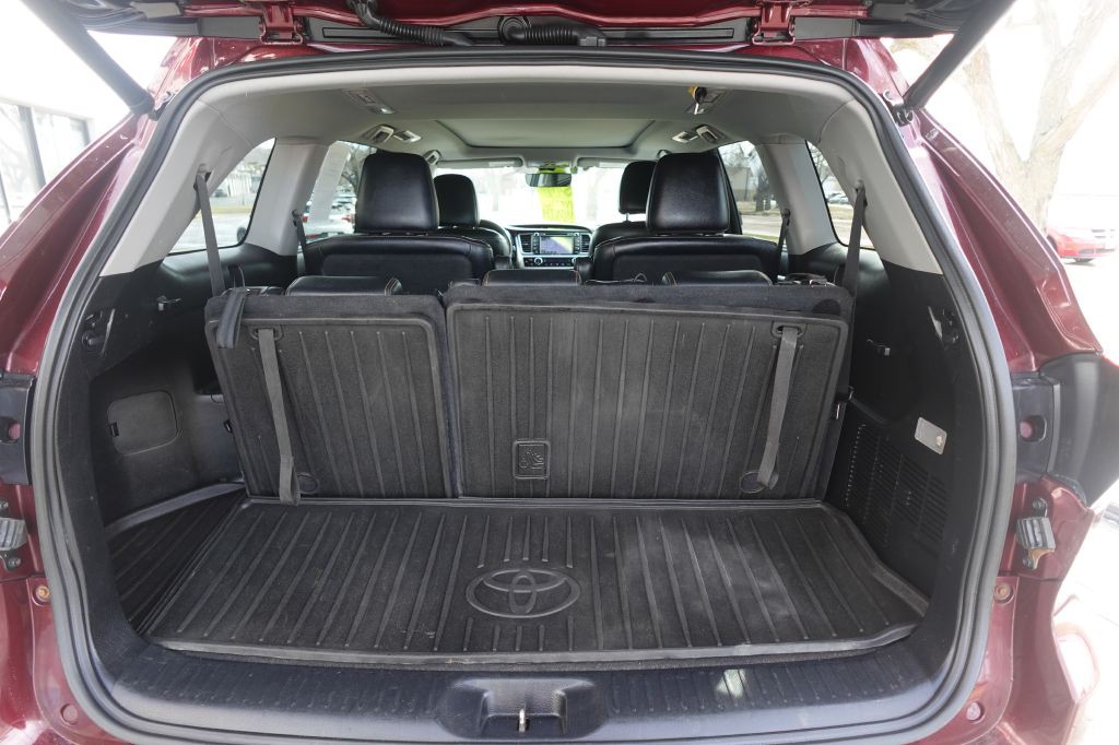 2017 Toyota Highlander Image 16