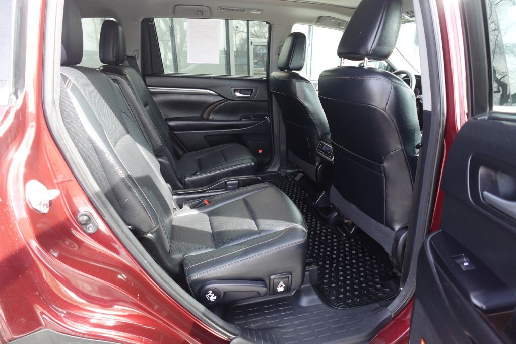 2017 Toyota Highlander Image 19