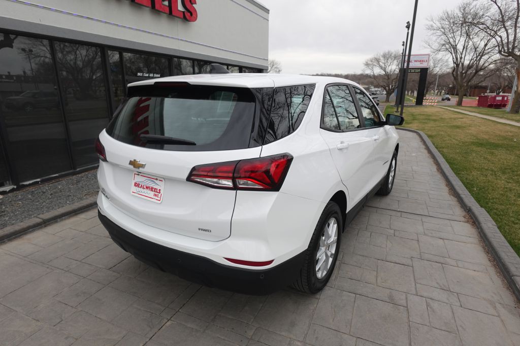 2023 Chevrolet Equinox Image 2