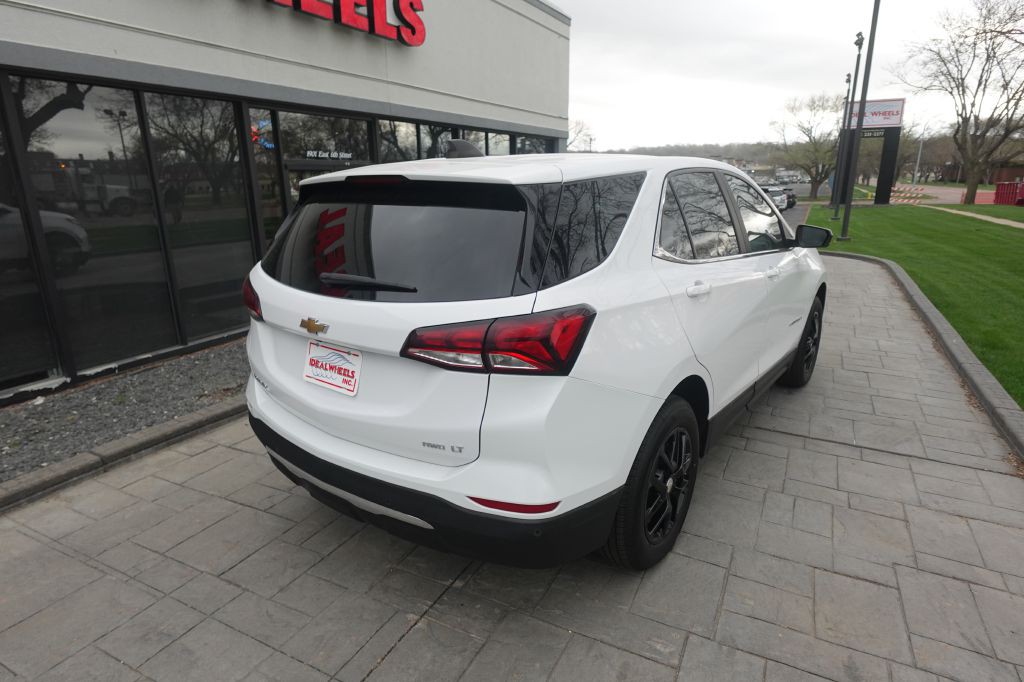 2022 Chevrolet Equinox Image 2