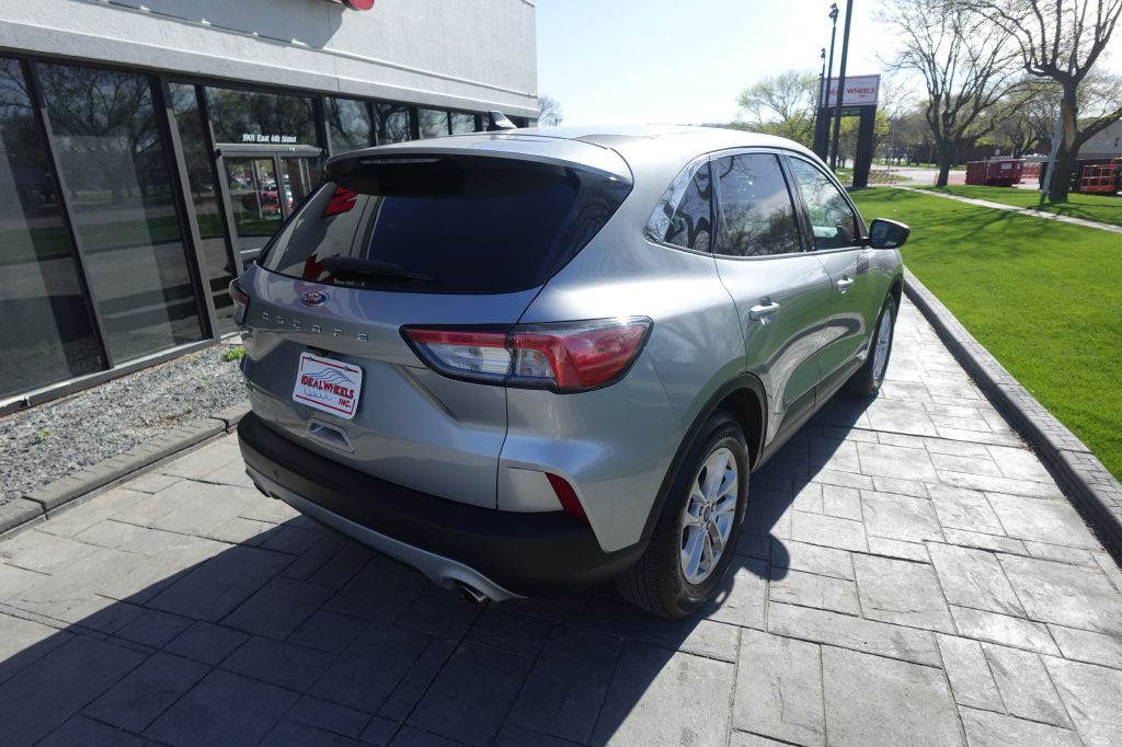 2022 Ford Escape Image 2