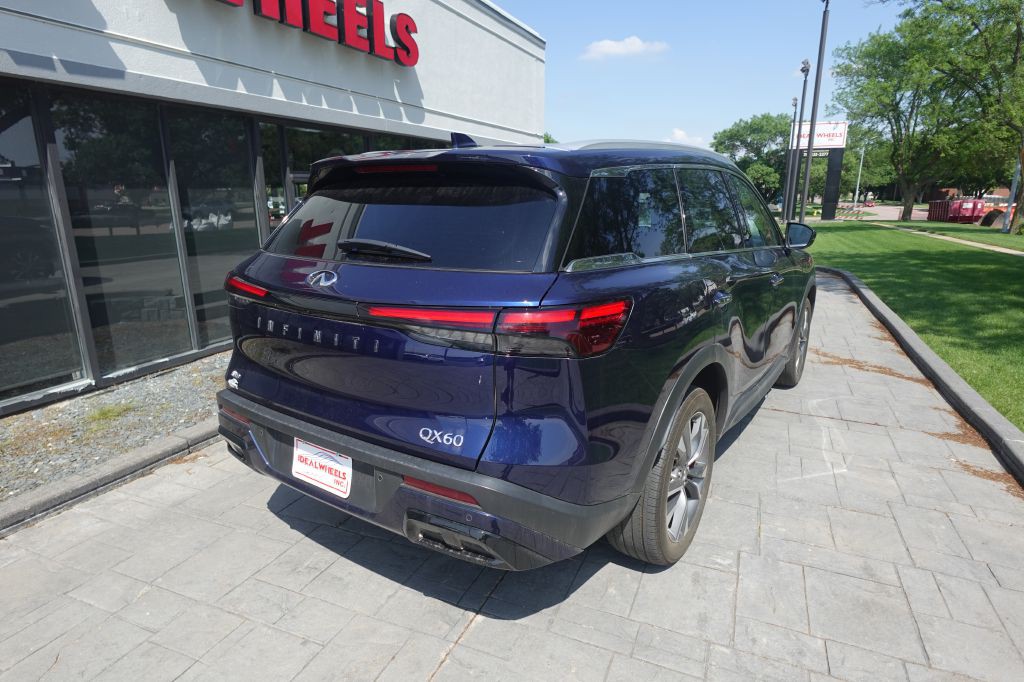 2023 INFINITI QX60 Image 2