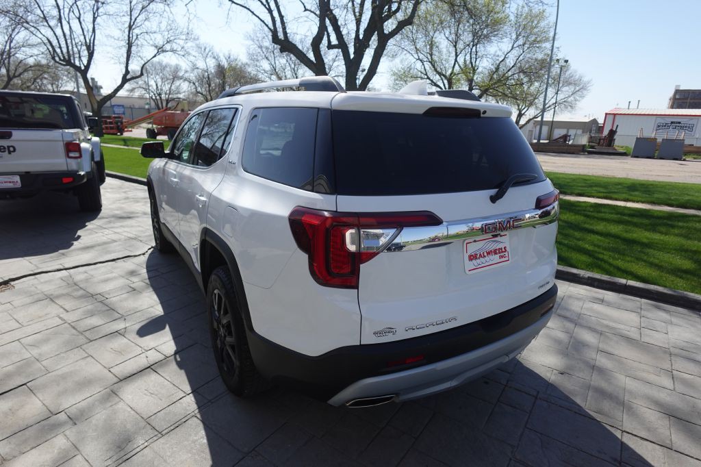 2023 GMC Acadia Image 4