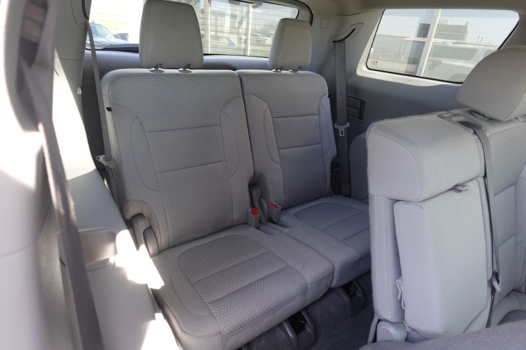 2023 GMC Acadia Image 13