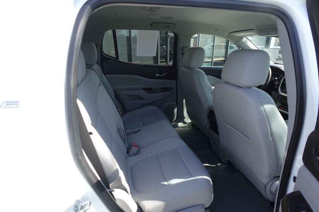 2023 GMC Acadia Image 14