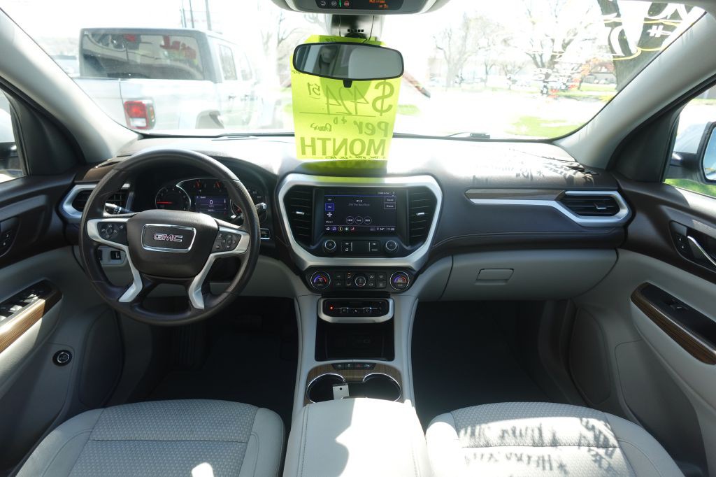 2023 GMC Acadia Image 17