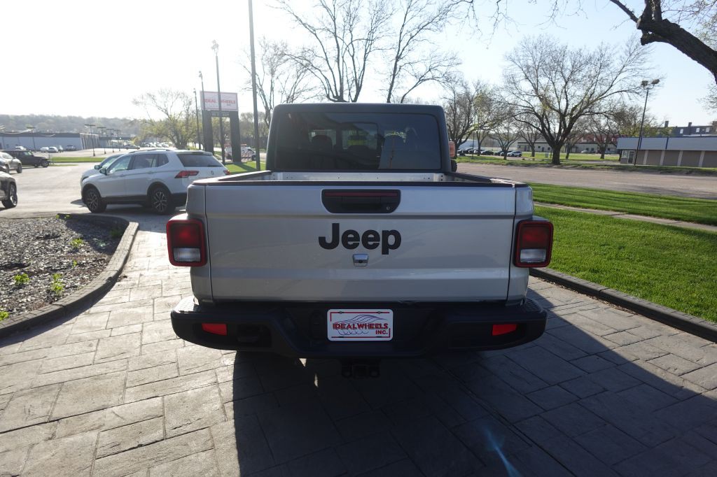 2022 Jeep Gladiator Image 3