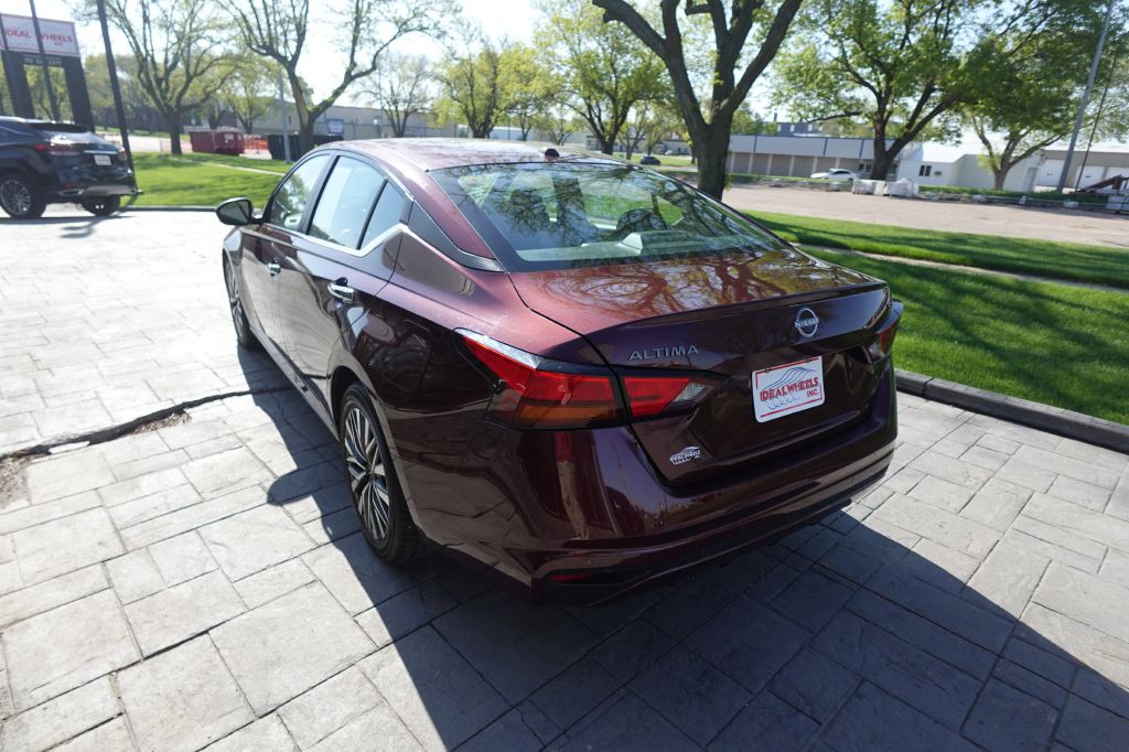 2024 Nissan Altima Image 4