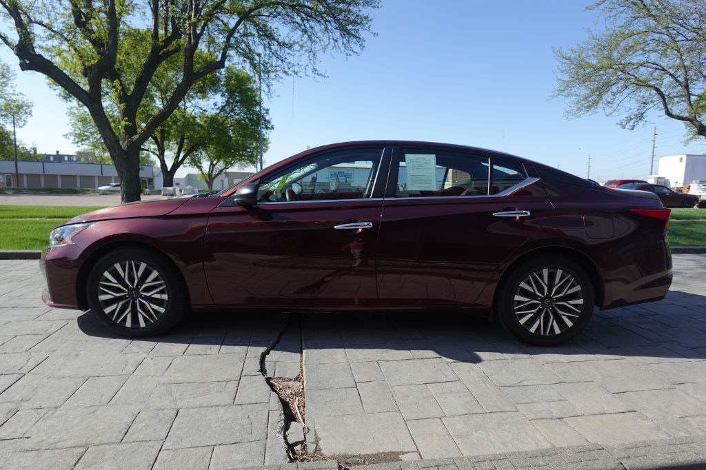 2024 Nissan Altima Image 5