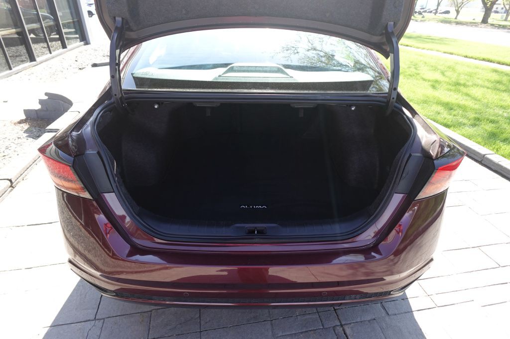 2024 Nissan Altima Image 11