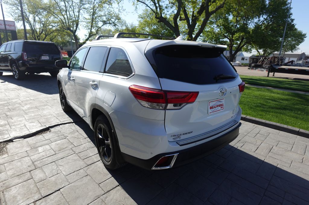 2018 Toyota Highlander Image 4