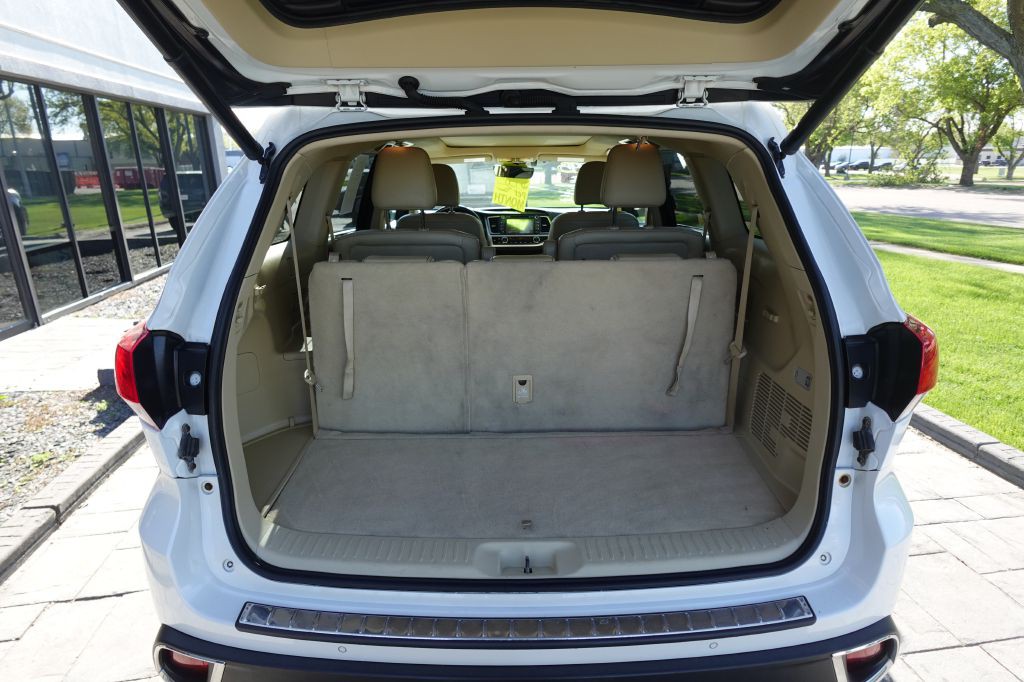 2018 Toyota Highlander Image 12