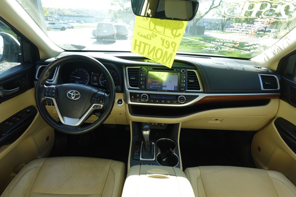 2018 Toyota Highlander Image 18