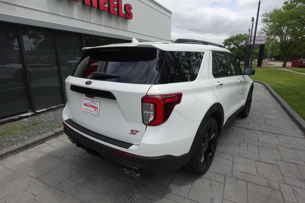 2020 Ford Explorer Image 2