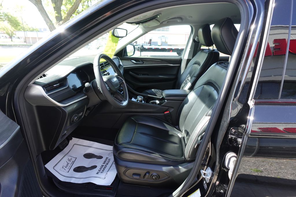 2023 Jeep Grand Cherokee Image 9