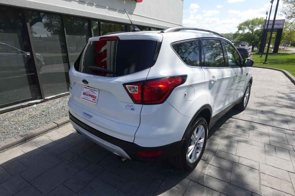 2019 Ford Escape Image 2