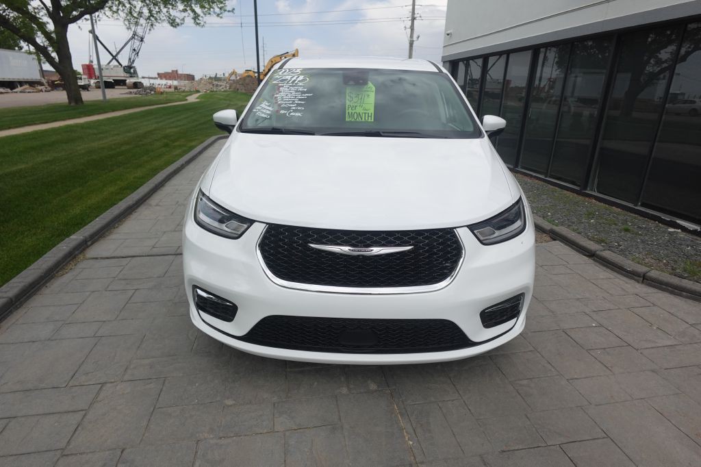 2023 Chrysler Pacifica Image 7