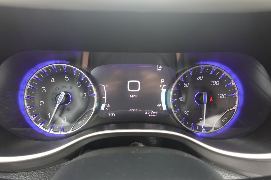 2023 Chrysler Pacifica Image 18