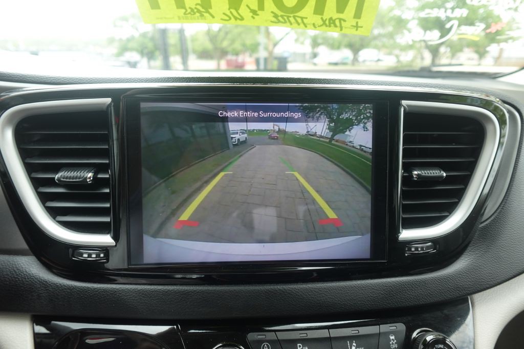 2023 Chrysler Pacifica Image 19