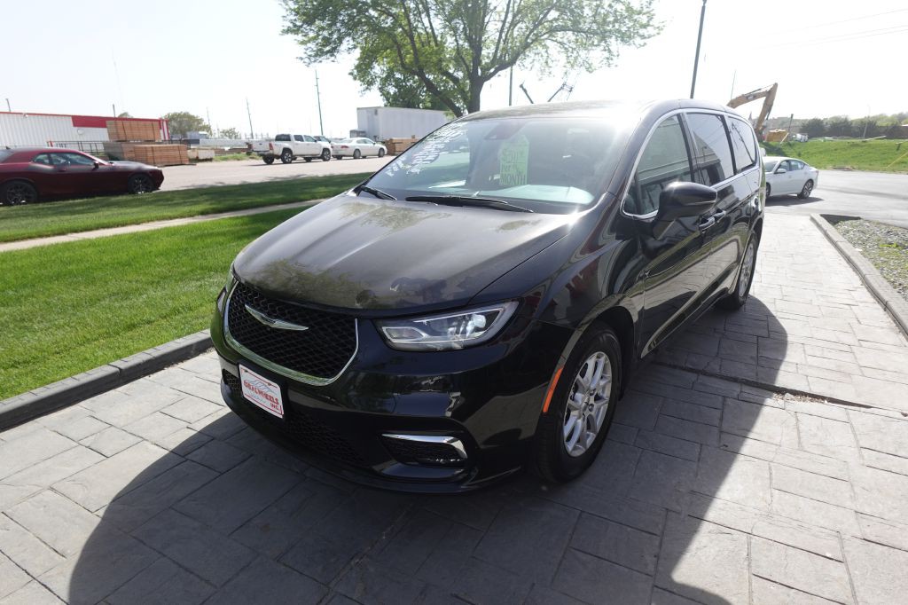 2023 Chrysler Pacifica Image 6