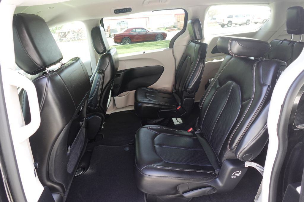 2023 Chrysler Pacifica Image 10