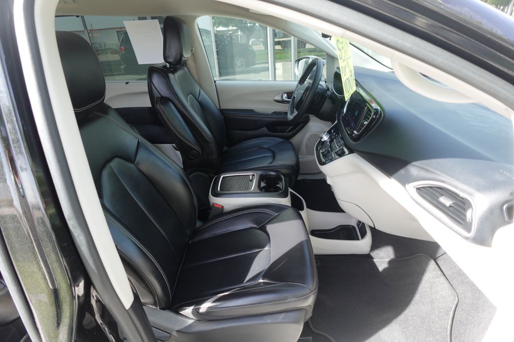 2023 Chrysler Pacifica Image 15