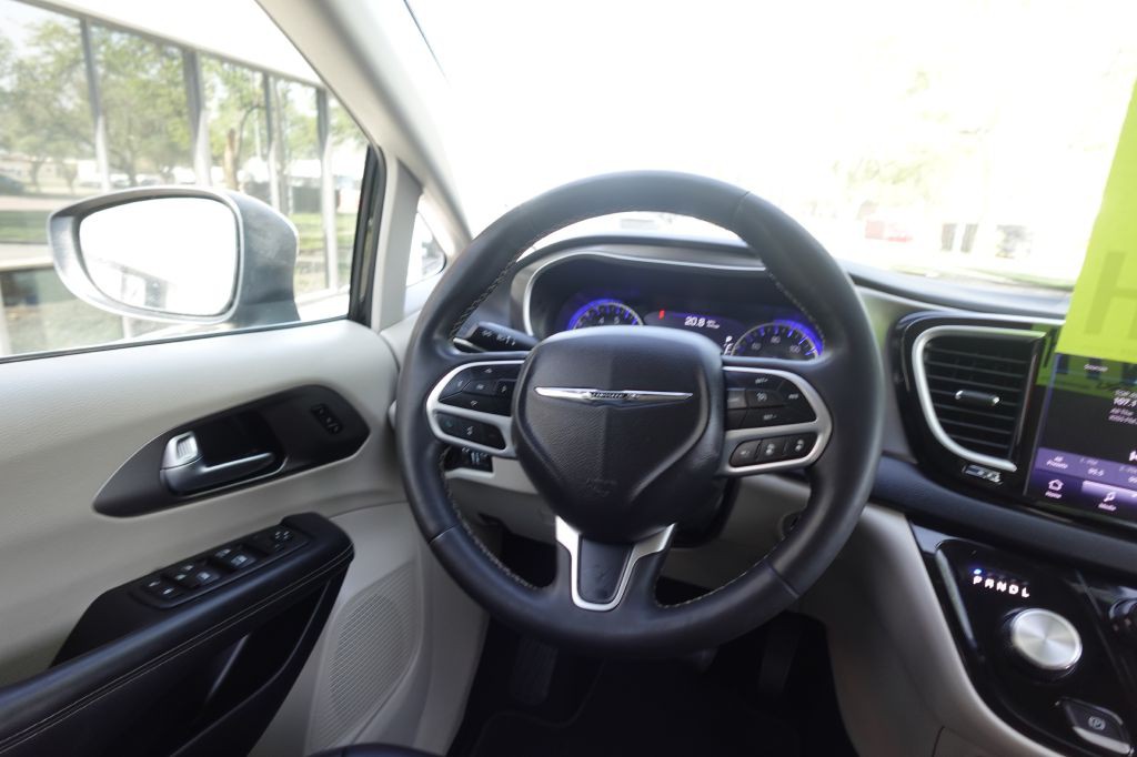 2023 Chrysler Pacifica Image 16