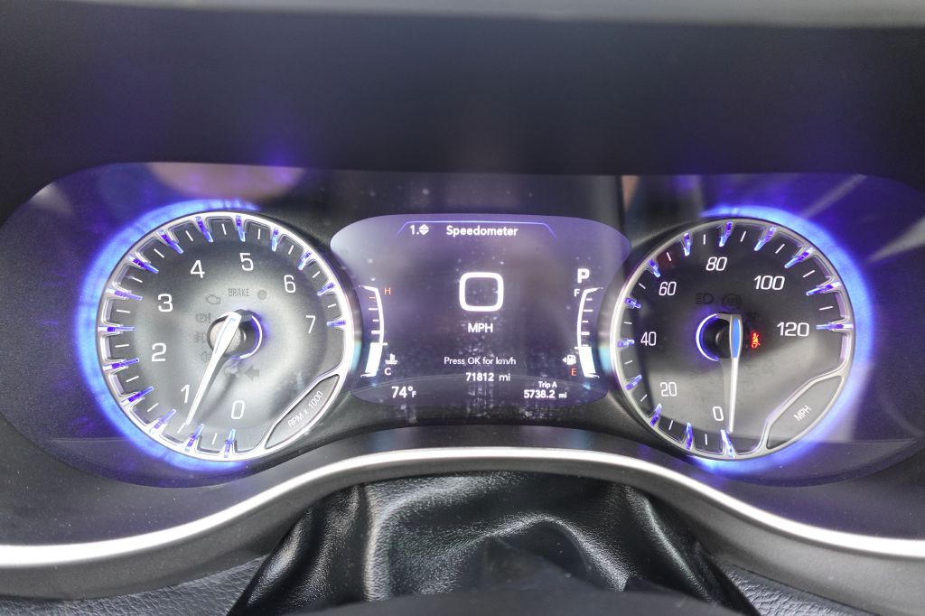 2023 Chrysler Pacifica Image 18