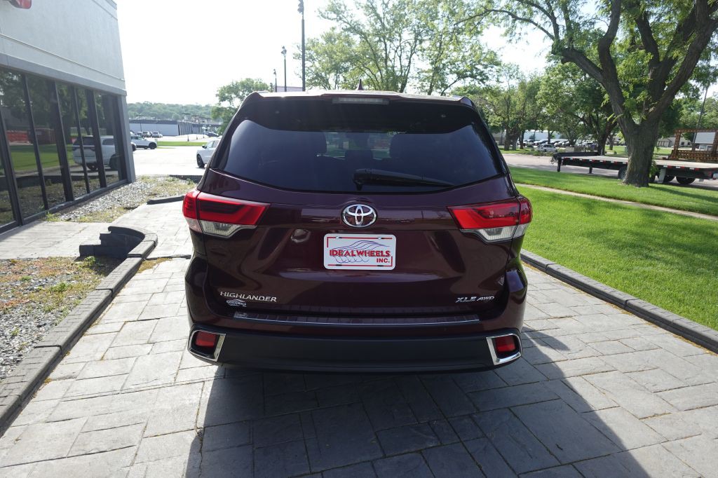 2019 Toyota Highlander Image 3