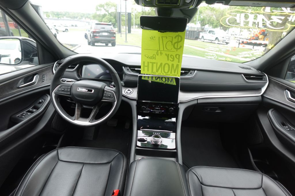 2024 Jeep Grand Cherokee Image 17