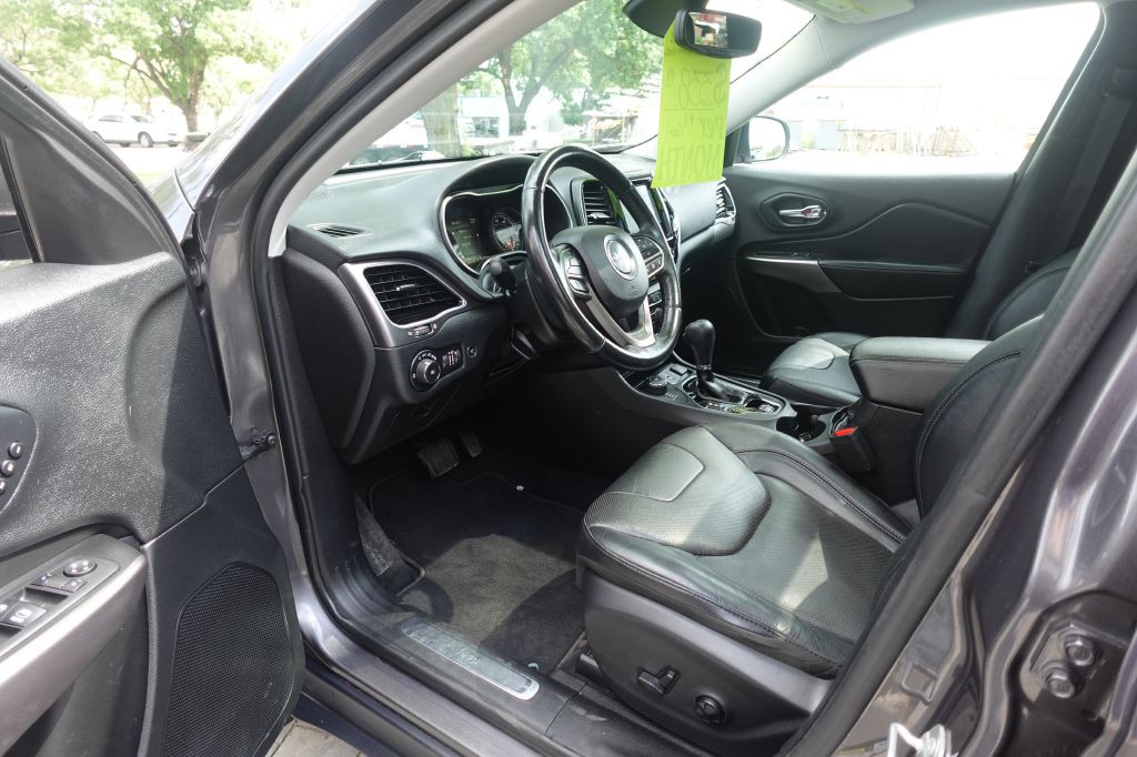 2019 Jeep Cherokee Image 10