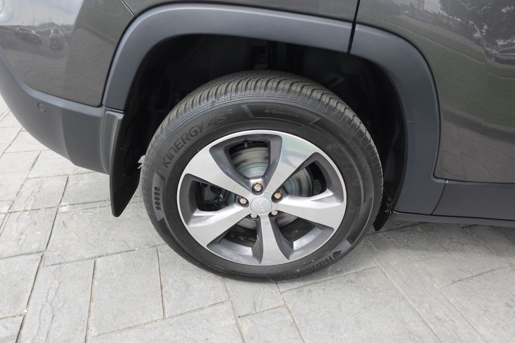 2019 Jeep Cherokee Image 20