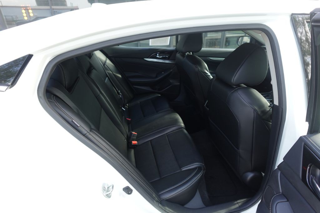2023 Nissan Maxima Image 12