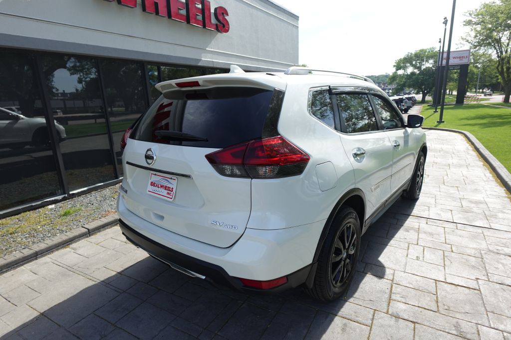 2018 Nissan Rogue Image 2
