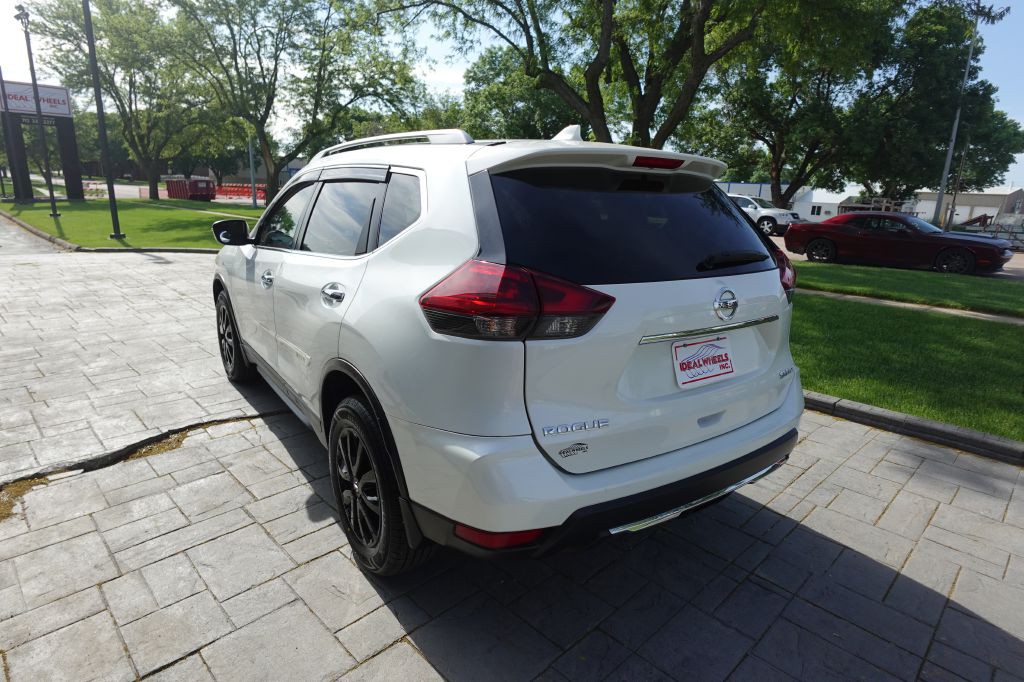 2018 Nissan Rogue Image 4