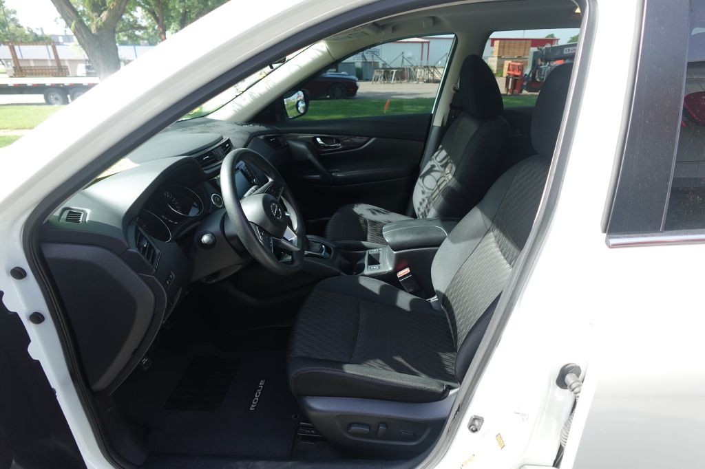 2018 Nissan Rogue Image 9